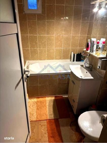 Apartament 4 camere, decomandat, Cetate, Mercur, 2 bai, pivnita