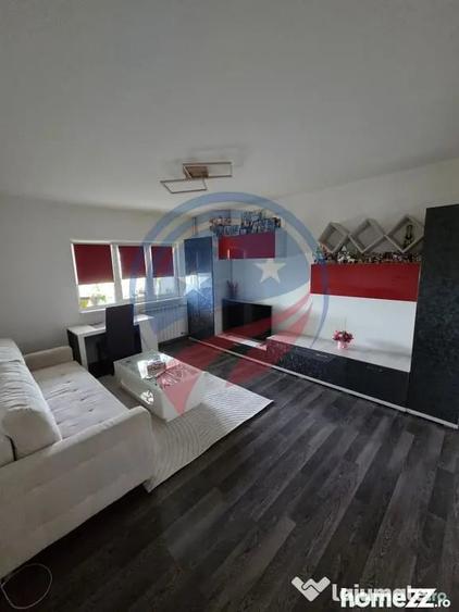 Apartament cu 2 camere decomandat în Calea București