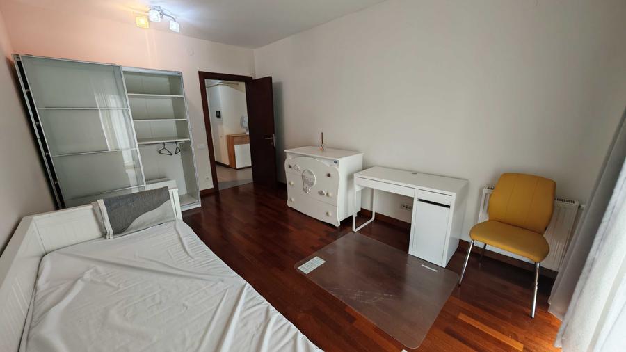 Apartament cu 3 camere semidecomandat în Exterior Vest