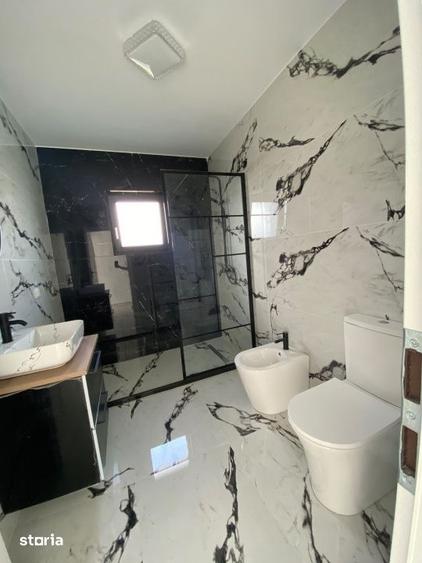 Casă cu 8 camere cu Teren 412 Mp în Bariera Vâlcii