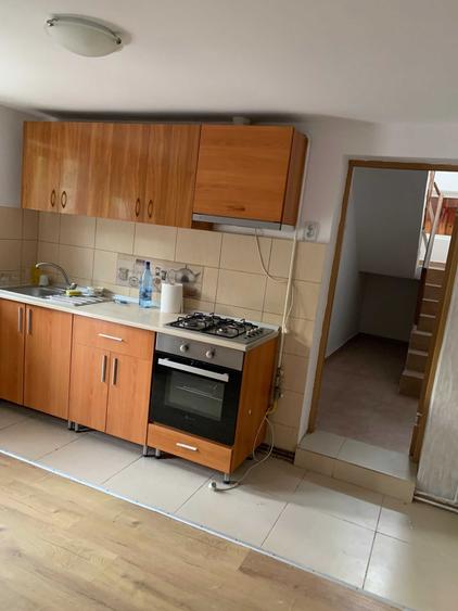 Casă cu 4 camere cu Teren 222 Mp în Central