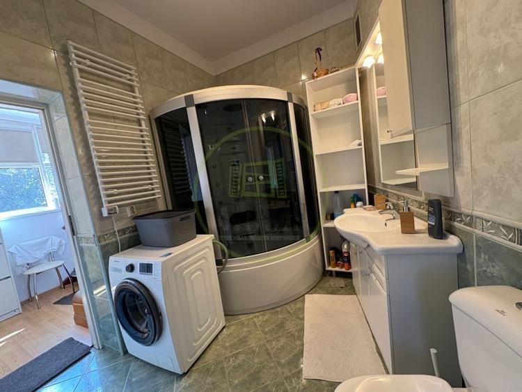 Apartament cu 3 camere decomandat, mobilat în Central