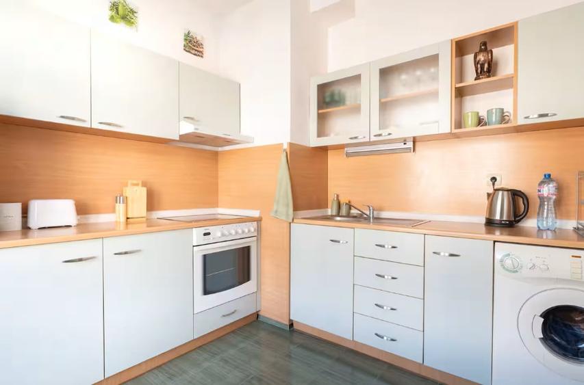 Apartament cu 2 camere decomandat în Crângași