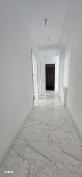 Apartament cu 4 camere în Central