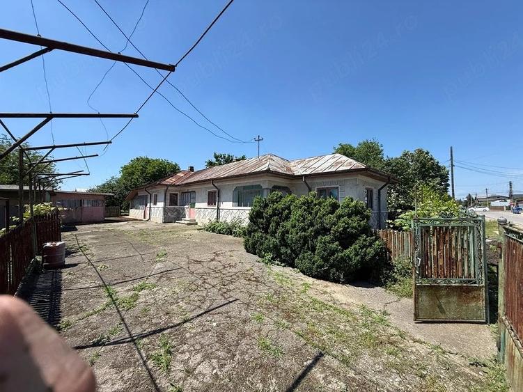 Casă cu Teren 1097 Mp în Pietroșani