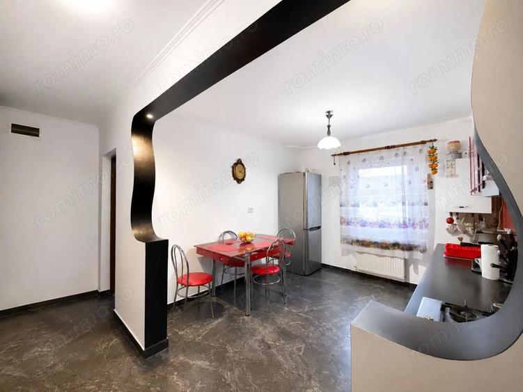 Apartament cu 3 camere semidecomandat, mobilat în Girocului