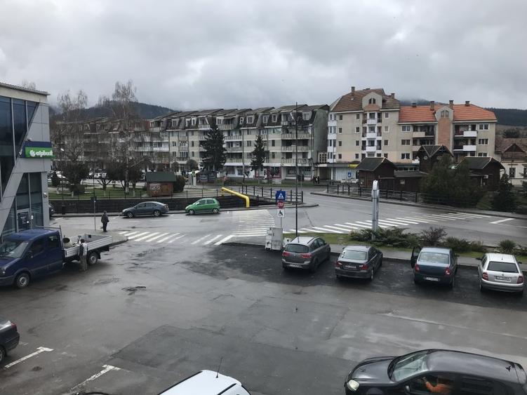 Spațiu comercial, de 300 mp, în Ultracentral