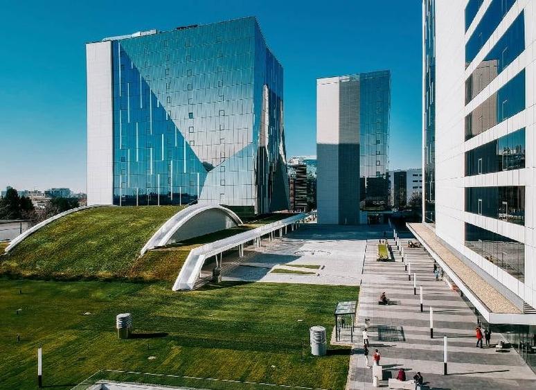 Birou, de 430 mp, în Aviației