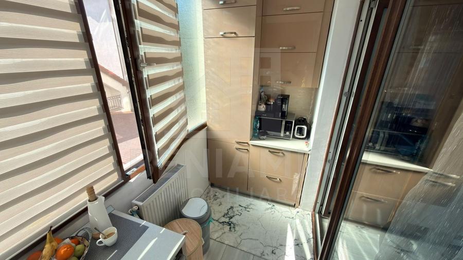 Apartament cu 2 camere semidecomandat, mobilat în Cornitoiu