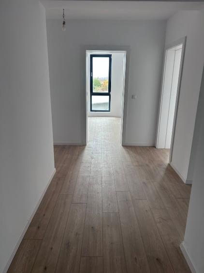Apartament cu 3 camere decomandat în Albert
