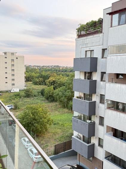 Apartament cu 2 camere decomandat, mobilat în Sisești