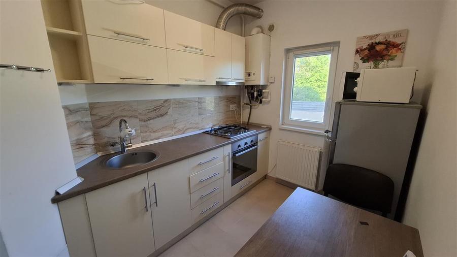 Apartament cu 2 camere semidecomandat, mobilat în Copou