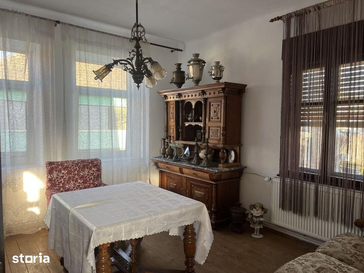 Casă cu 4 camere cu Teren 360 Mp în Central