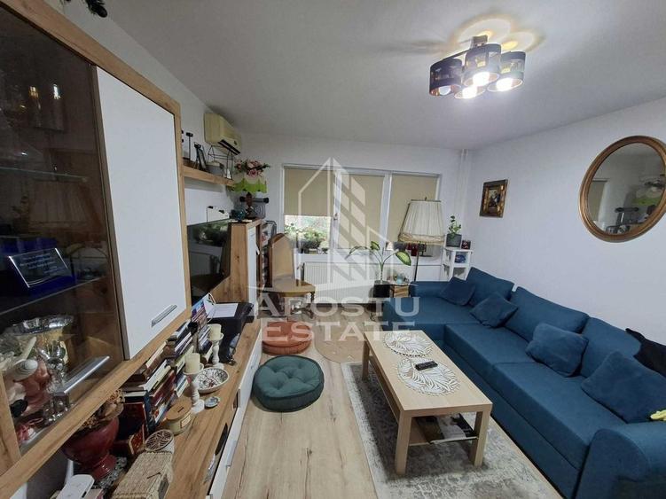 Apartament cu 2 camere semidecomandat, mobilat în Dâmbovița