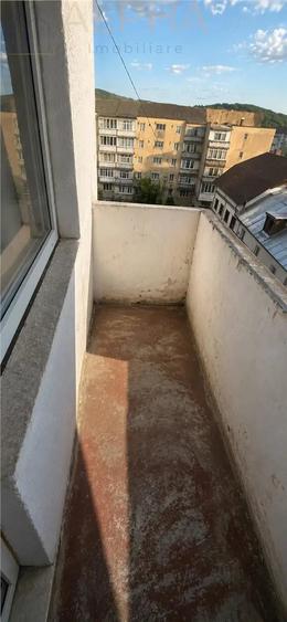 Apartament cu 3 camere în Independenței