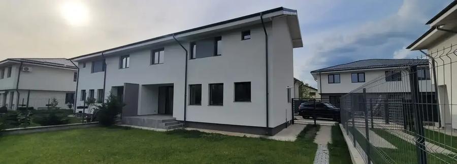 Casă cu 4 camere cu Canalizare în Nord