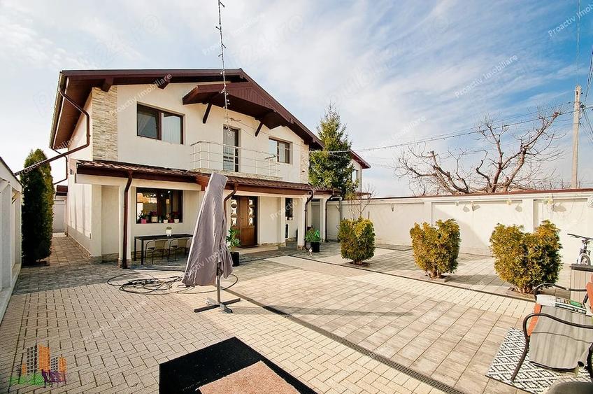 Casă cu Teren 303 Mp în Central