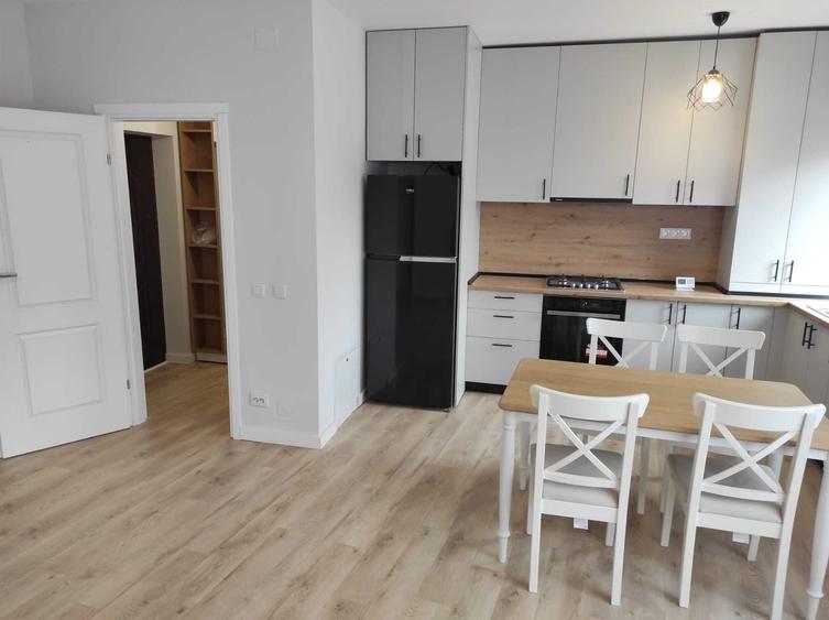 Apartament cu 2 camere semidecomandat în Dosu Bricii