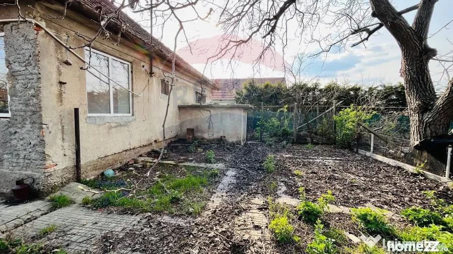 Casă cu 4 camere cu Teren 1367 Mp în Sântandrei