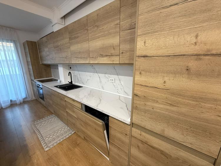 Apartament cu 2 camere semidecomandat, mobilat în Florești
