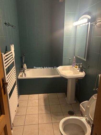 Casă cu 8 camere cu Teren 325 Mp în 1 Mai