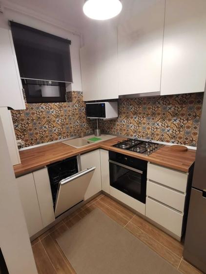Apartament cu 2 camere semidecomandat în Roșu