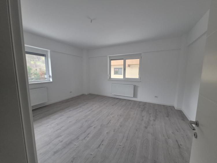Apartament cu 2 camere decomandat în Nicolina