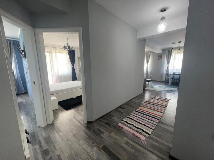 Apartament cu 3 camere semidecomandat, mobilat în Florești