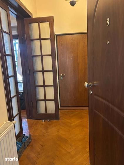 Apartament cu 5 camere în Centrul Civic
