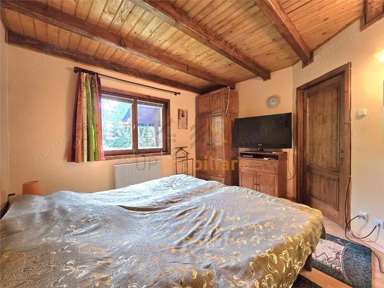 Casă cu 6 camere cu Teren 1761 Mp în Izlaz