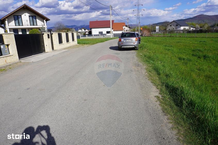 Teren de 2505 mp, în Central