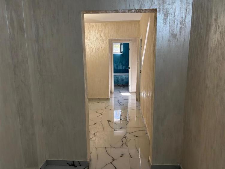 Apartament cu 3 camere decomandat în Alexandru cel Bun