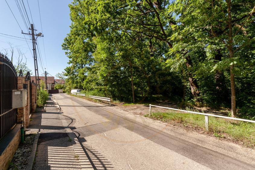 Casă individuală cu 4 camere cu Canalizare în Trivale
