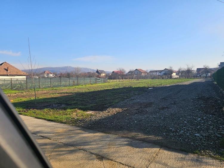 Teren Construcții intravilan de 448 mp, în Vest