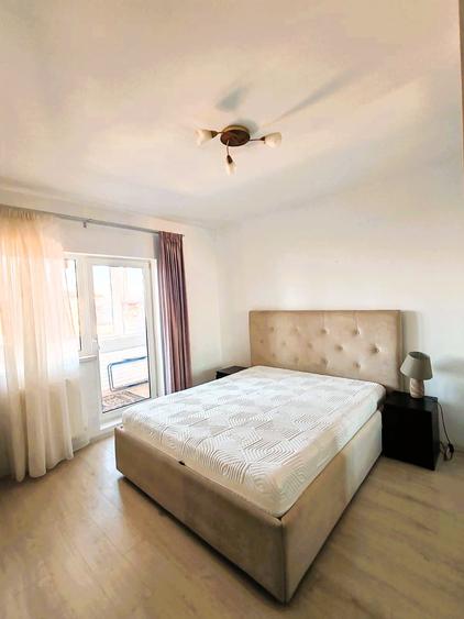 Apartament cu 3 camere semidecomandat în Calea Turzii