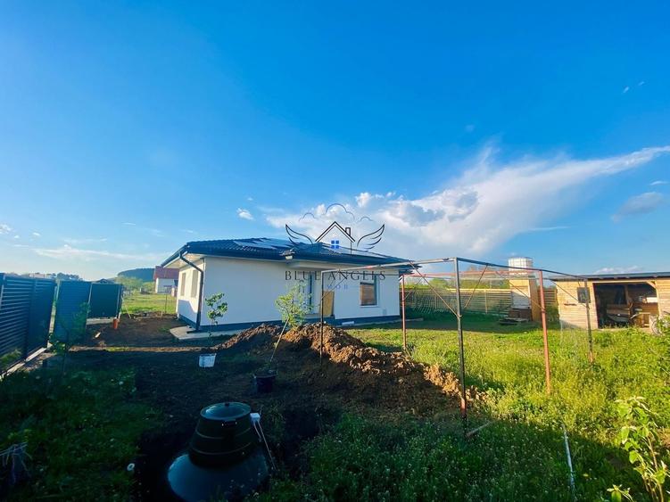 Casă individuală cu 3 camere cu Canalizare în Sânpetru
