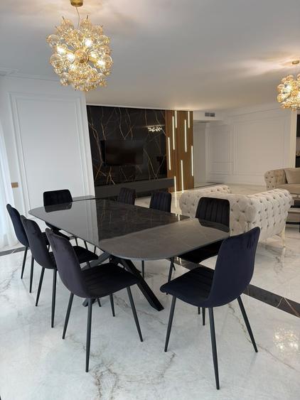 Apartament cu 5 camere decomandat în Pipera
