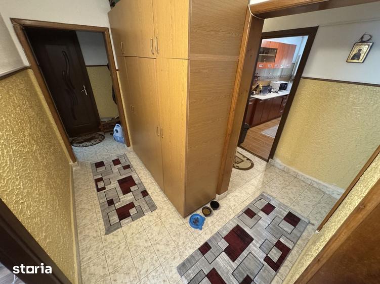 Apartament cu 4 camere decomandat în Central