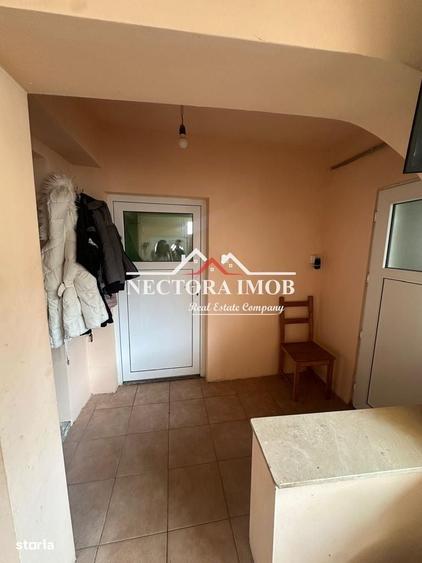 Casă cu 4 camere decomandat în Central
