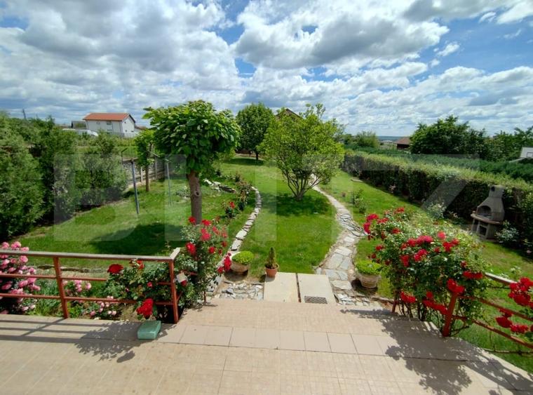 Casă individuală cu 4 camere cu Teren 1500 Mp în Malu Mare