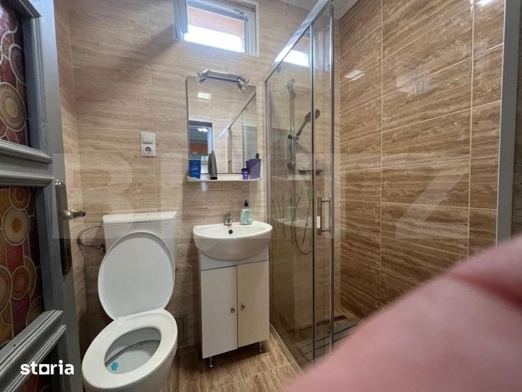 Casă cu 10 camere cu Teren 2000 Mp în Sântandrei