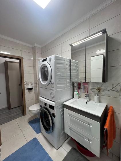 Apartament cu 3 camere decomandat, mobilat în Exterior Nord
