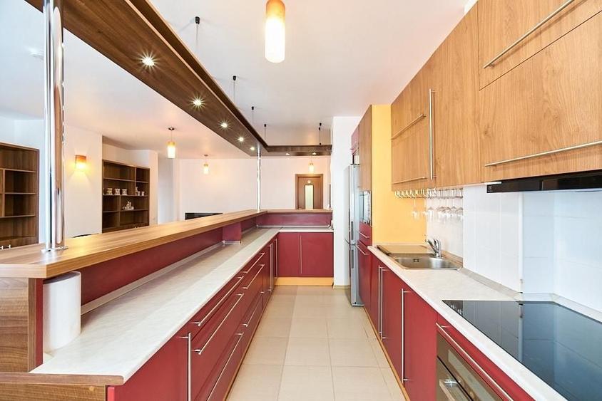 Apartament cu 3 camere, mobilat în Unirii