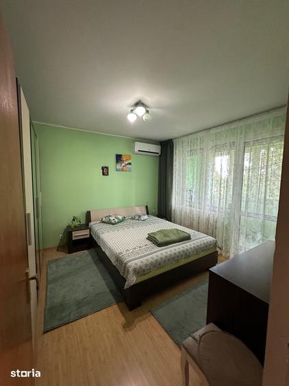 Apartament cu 3 camere decomandat în Titan