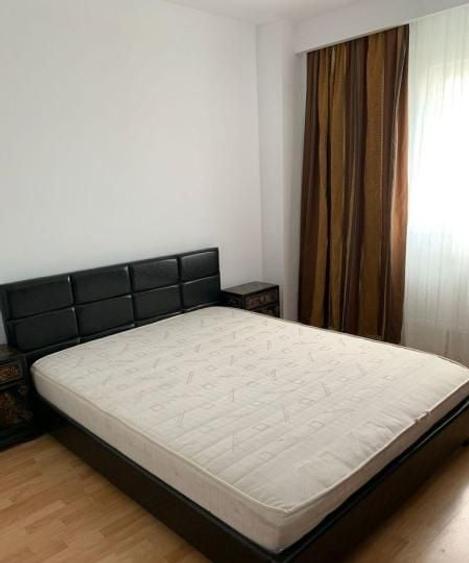 Apartament cu 3 camere semidecomandat, mobilat în Sebastian