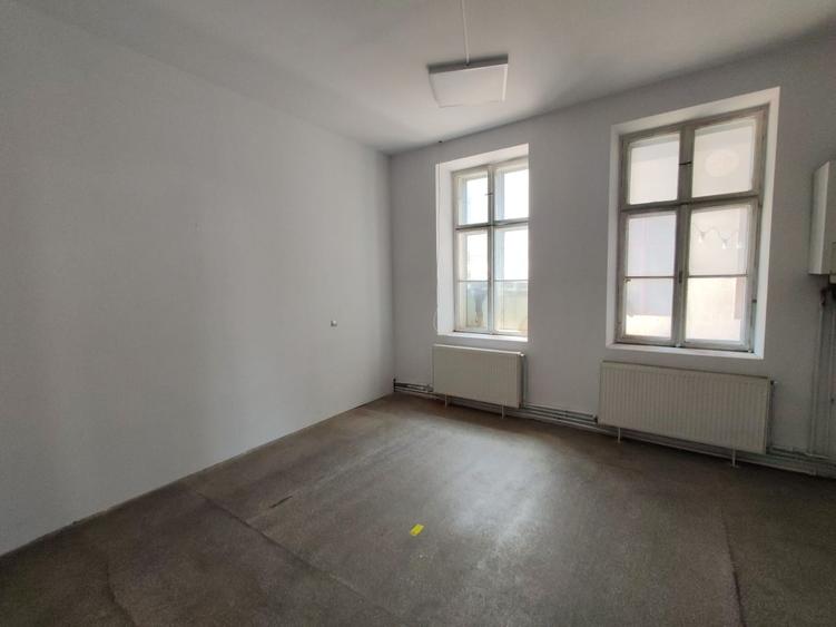 Spațiu comercial, de 70 mp, în Central