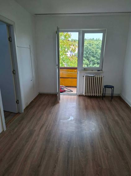 Inchiriez ap. 2 camere - 5