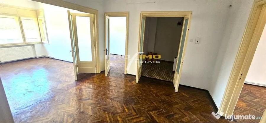Apartament cu 6 camere decomandat în Central