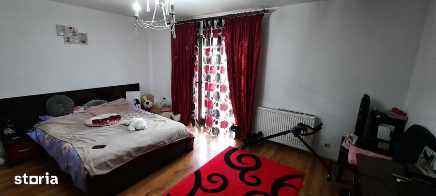 Casă cu 4 camere cu Teren 500 Mp în Curtești