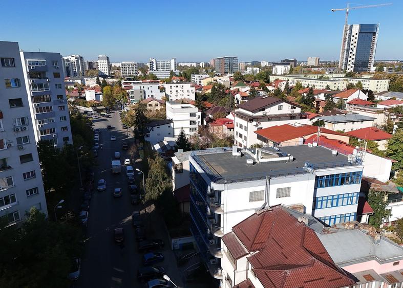 Birou, de 1,100 mp, în Nord